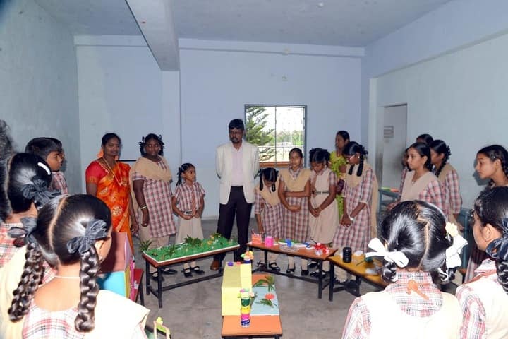 M J R Vidya English Medium High School-Exhibition