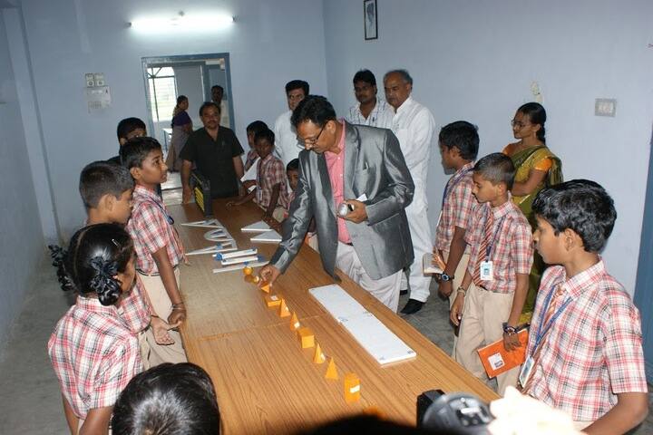 M J R Vidya English Medium High School-Laboratory