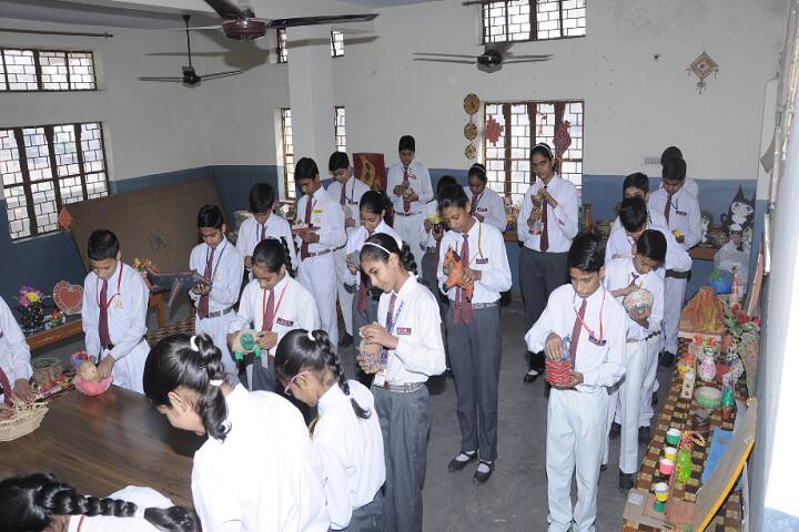 Deepanshu Public School-Lab