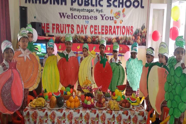 Madina Public School-Fruits Day