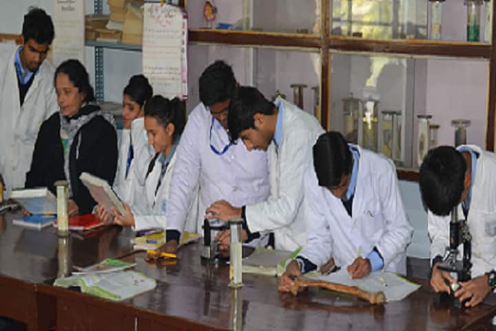 Delhi Kannada Senior Secondary School-Laboratory