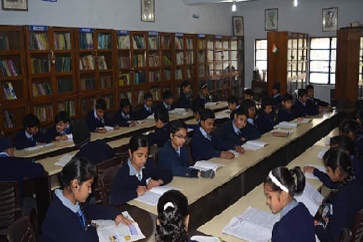 Delhi Kannada Senior Secondary School-Library with reading room