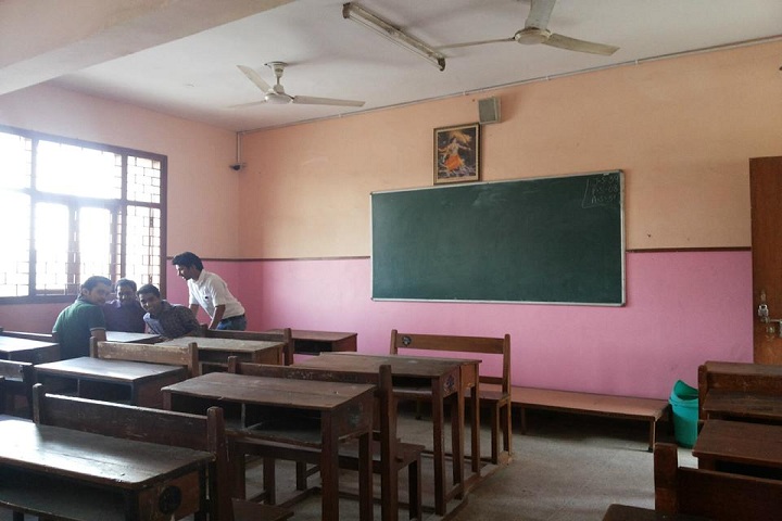 G L T Saraswati Bal Mandir-classroom