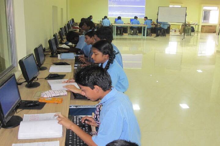 N St Mathews Public School-Computer Lab