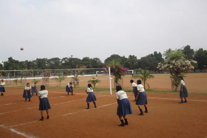N St Mathews Public School-Throw Ball