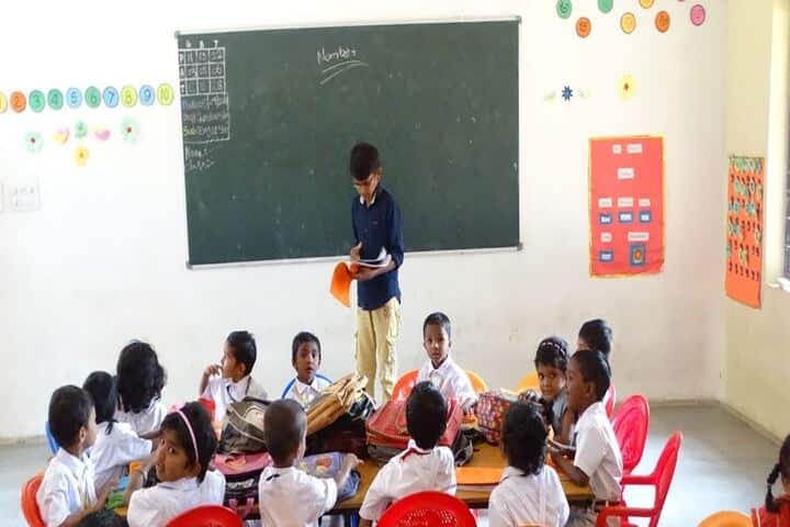 Ratnapuri Vidyalayam-Classroom