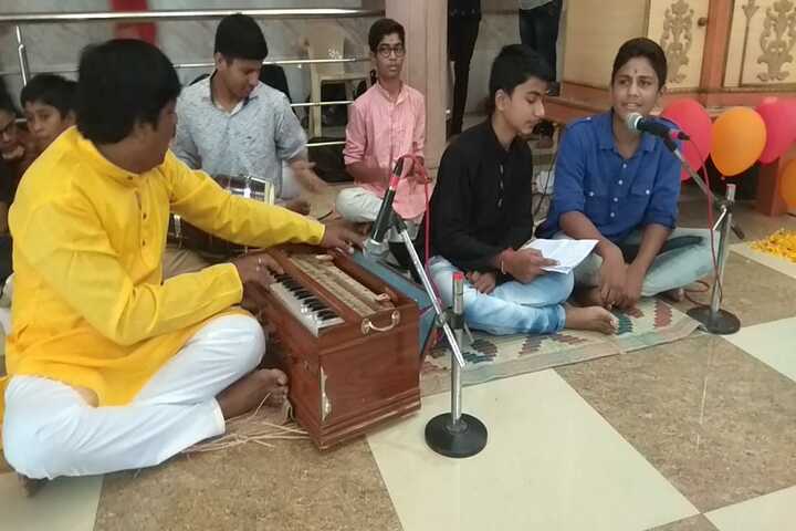 Shree Swaminarayan Gurukul International School-Music
