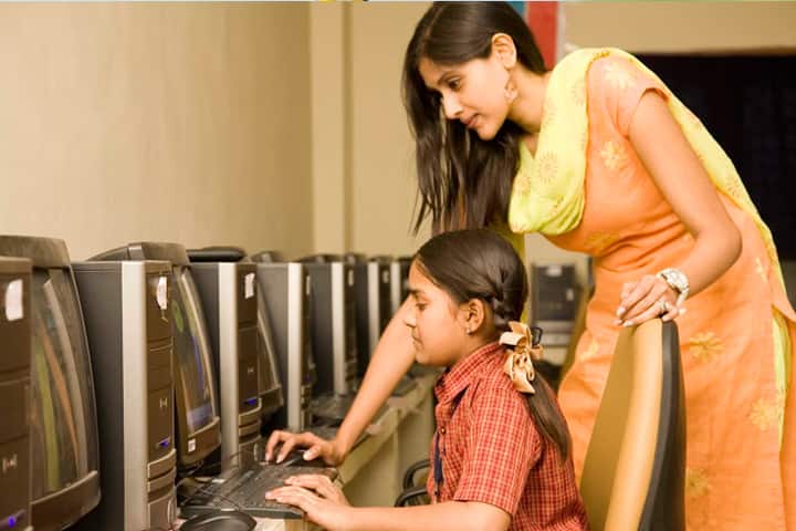 Sri Chaitanya School- IT Lab
