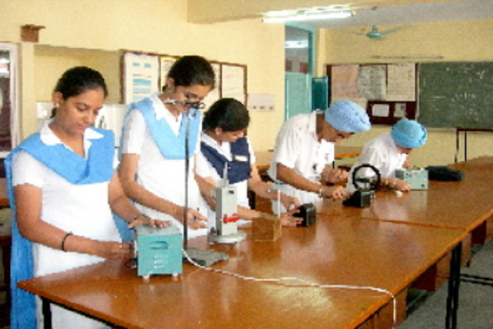Guru Harkrishan Public School- Physics Lab