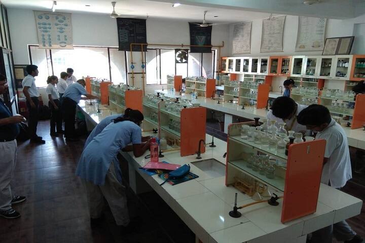 Gyan Bharati School-Chemistry Lab