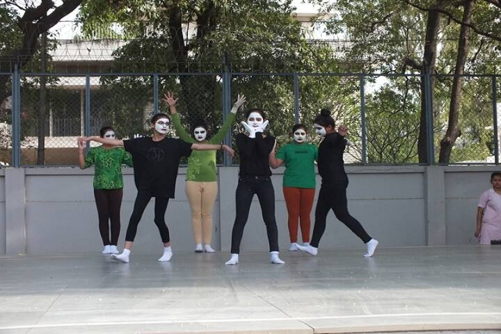 Holy Child Auxilium School-Dance