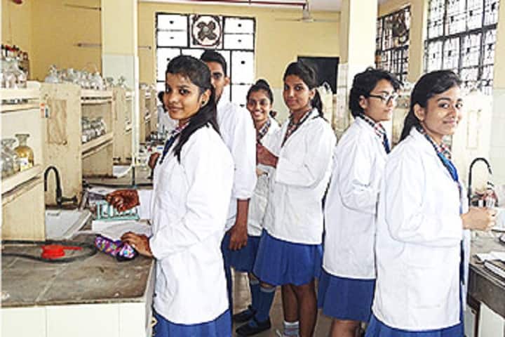 Indira Ideal School-Lab