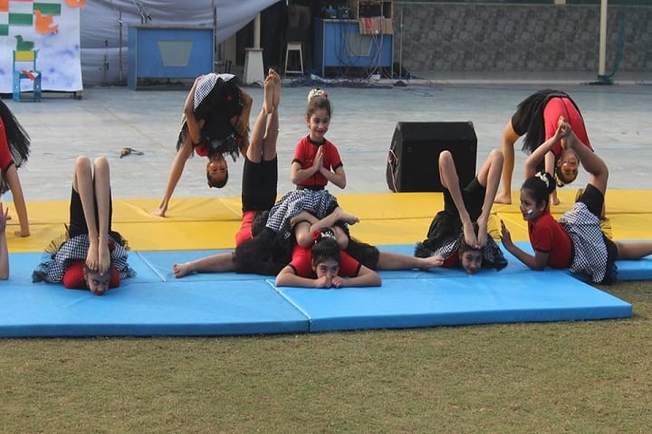 Indraprastha World School-Yoga