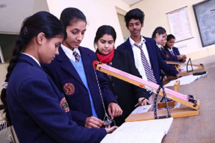 Kala Niketan International School-Physics Lab