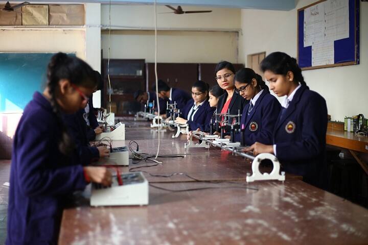 Kamal Model Senior Secondary School-Physics Lab