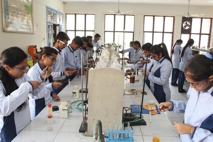 Kamal Public School-Lab