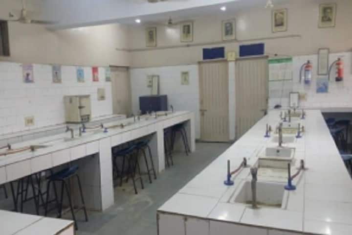 Kendriya Vidyalaya No 1-Chemistry Lab