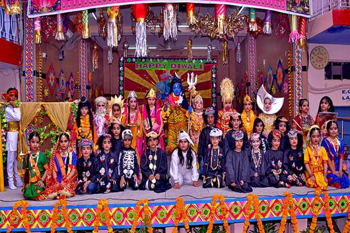 Little Flowers Public Senior Secondary School, Shahdara-Dancing Activity