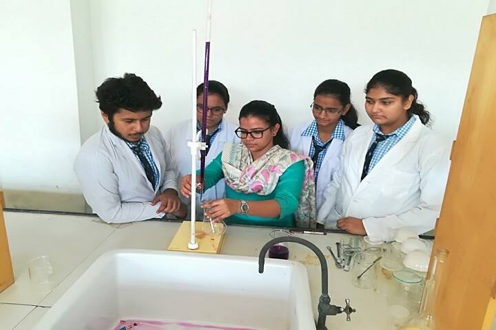 M R Vivekananda Model School-Chemistry lab