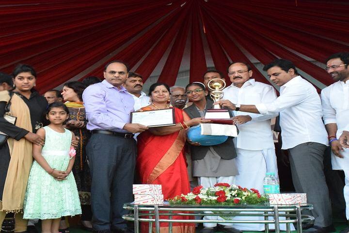Sunflower School-Green Field Trophy