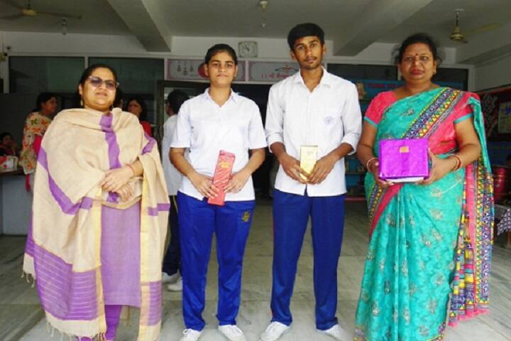 Modern Child Public School-Prizes