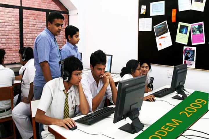 Modern School-Language Lab
