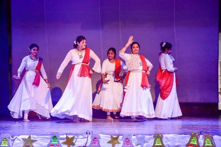 Montfort School-Dance Performs