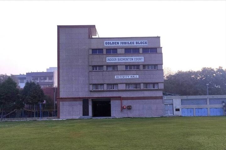Montfort School-School Building