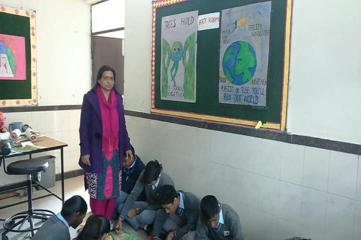 Navyug School-Art-Room