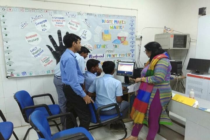 Navyug School-Computer-Lab1