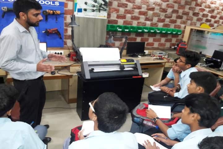 Navyug School Ndmc-Others