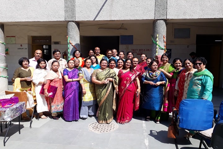 Navyug School Ndmc-Staff