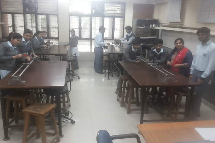 Navyug School Ndmc-Physics-Lab