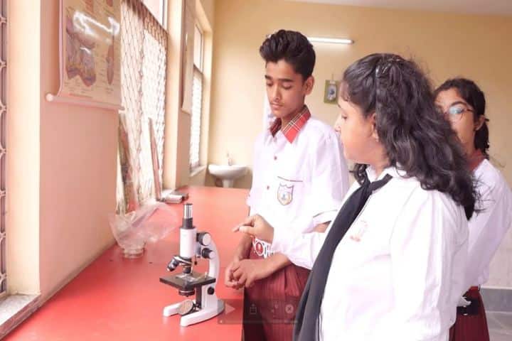 Queen Global International School-Biology Lab