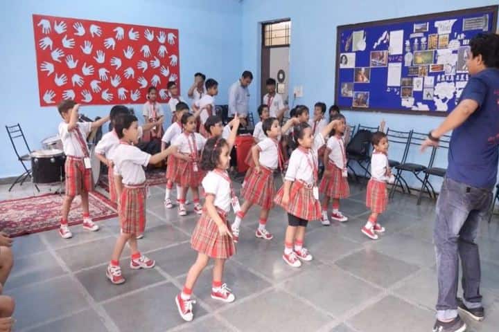 Queen Global International School-Dance Class
