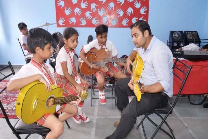Queen Global International School-Music Class