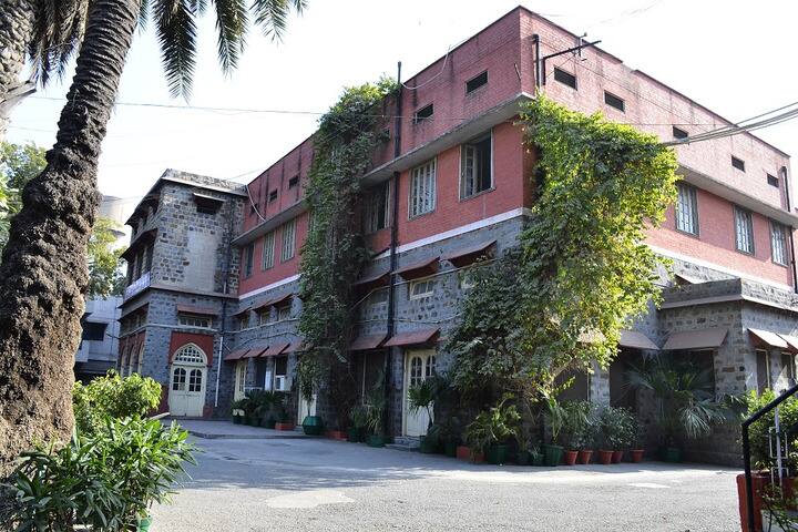 Queen Marys Girls Senior Secondary School-School Building