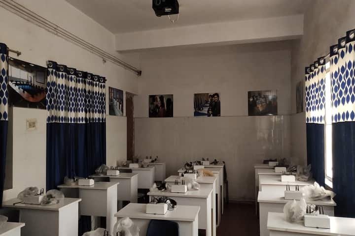 Rajindra Public School-Lab