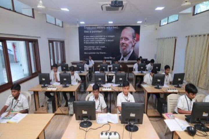 Vignan Steel City Public School-IT Lab