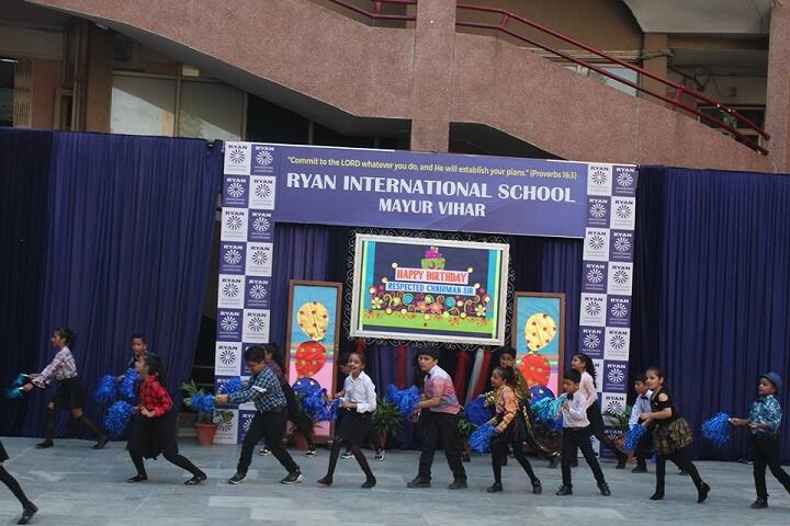 Ryan International School-Dancing