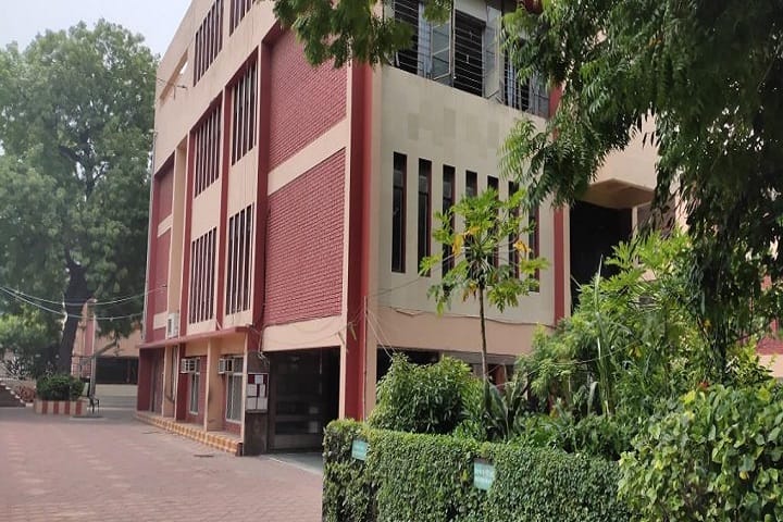 SSLT Gujarat Senior Secondary School-Campus View