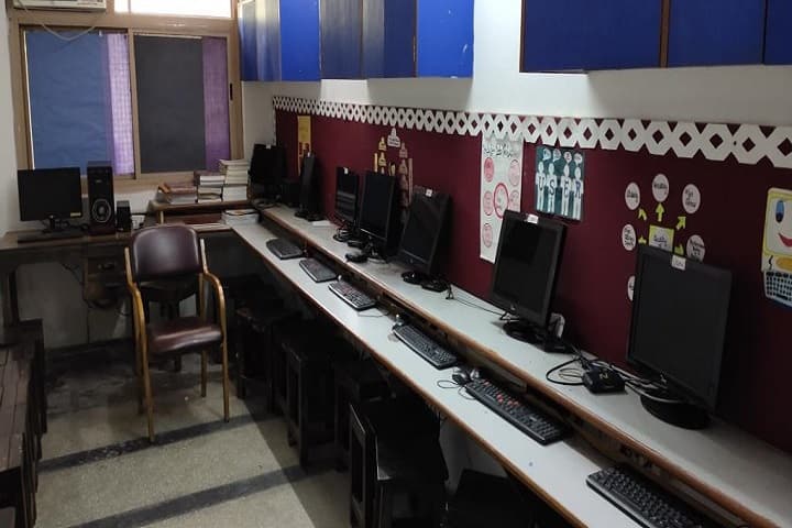 SSLT Gujarat Senior Secondary School-Computer Lab