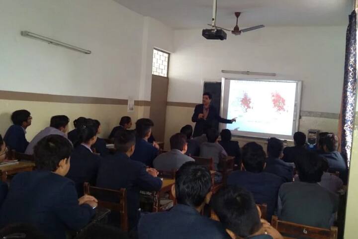 Saraswati Bal Mandir Senior Secondary School-Smart-Class