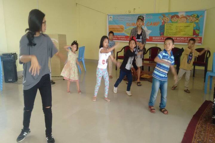 Bunnys Fantasy World School-Dance