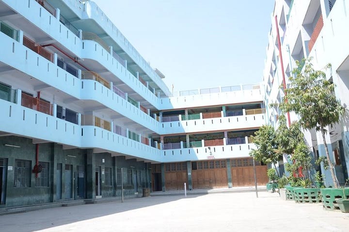 Sri Guru Nanak Public School-campus