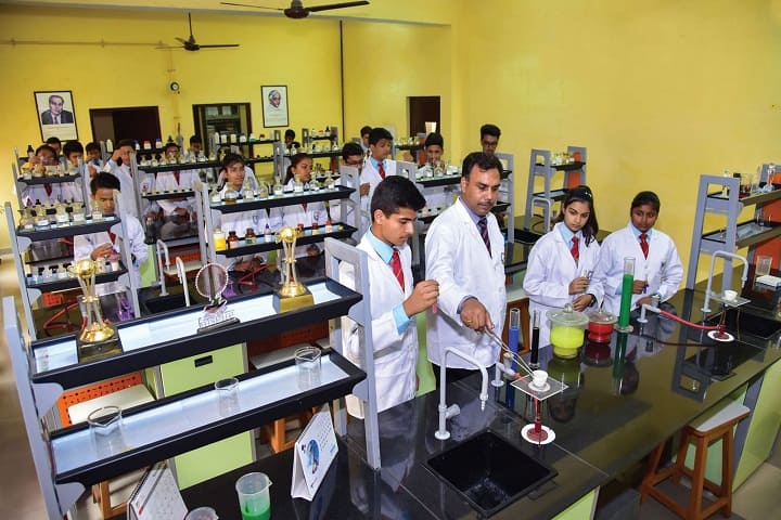 The Mann School-Chemistry Lab