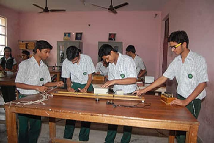 Vanasthali Public School-Lab