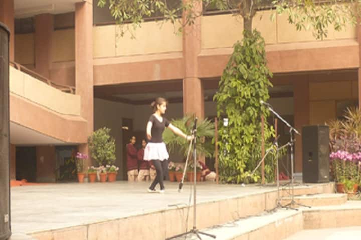 Vasant Valley School-Music