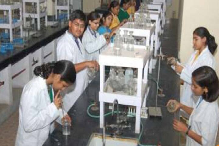 Vivekanand International School-Science Lab