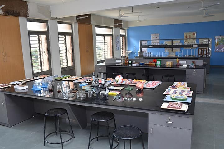 Aavishkar School-Science-Lab